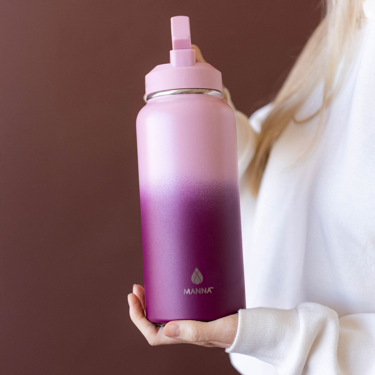 32-oz-powel-bottle-w8 32_Manna_Website_Lifestyles-2.jpg