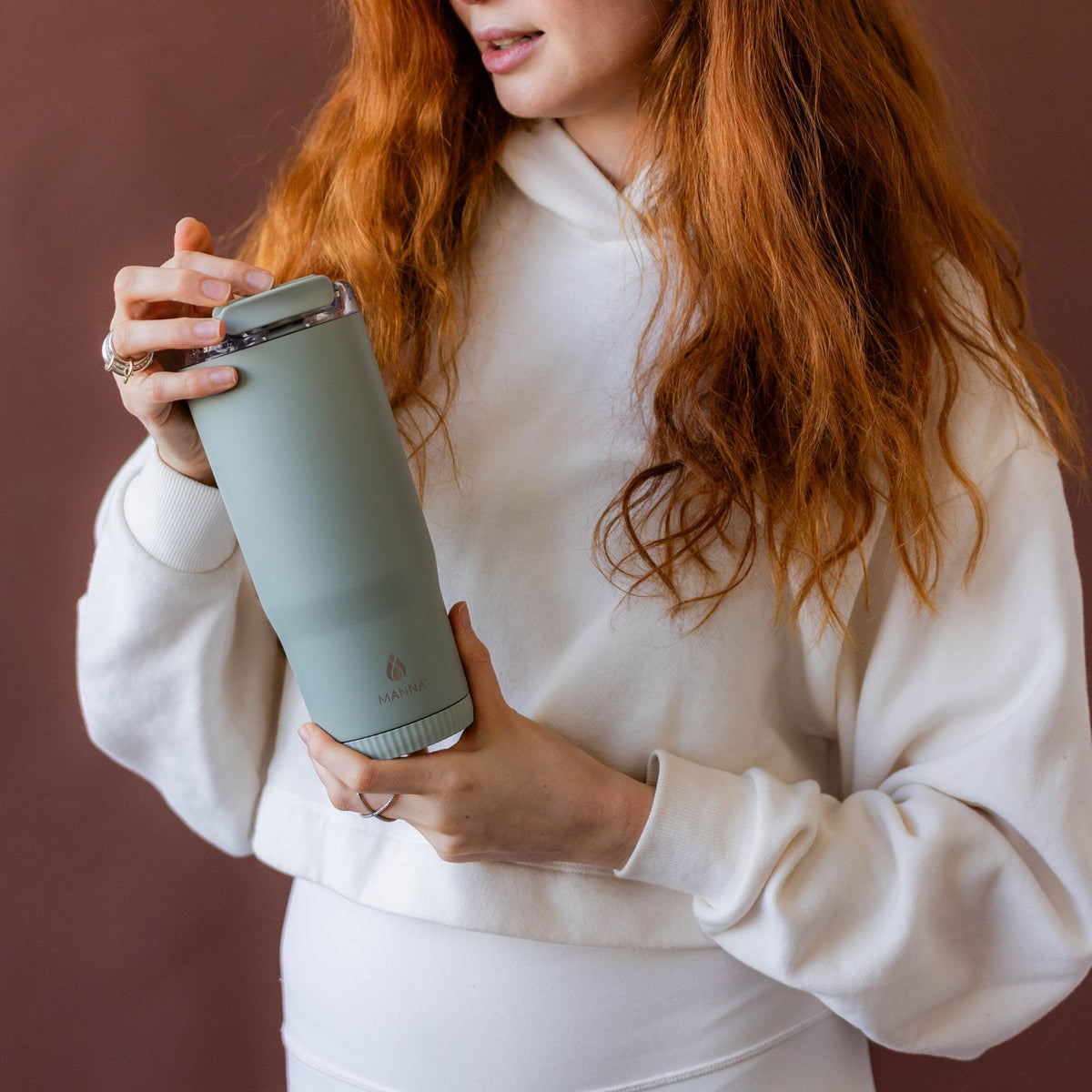 30-oz-groove-tumbler-w3 4Manna_Website_Lifestyles-17.jpg